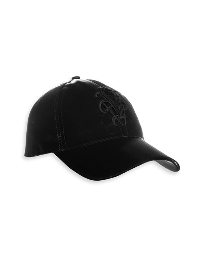 BLACK CAP WITH BLACK LOGO